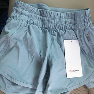 Lulu lemon Tracker Shorts 4”